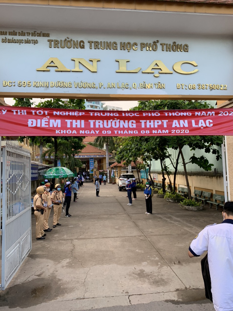 Phòng CSGT ra quân đồng hành cùng thí sinh thi THPT tại TP HCM - Ảnh 2.