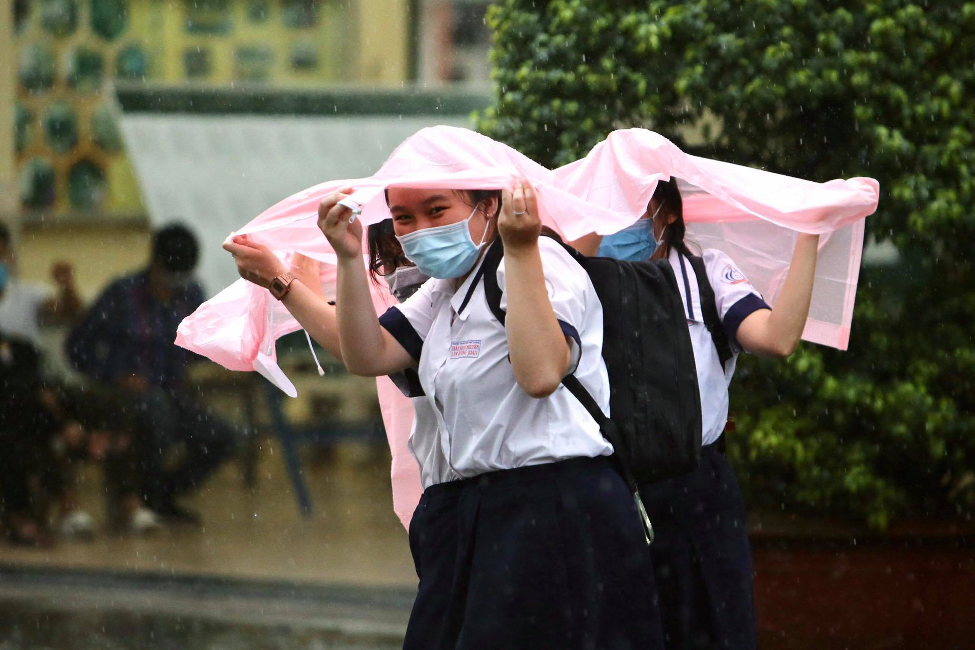 Thi tốt nghiệp THPT 2020: Gợi &yacute; giải đề thi m&ocirc;n To&aacute;n - Ảnh 1.