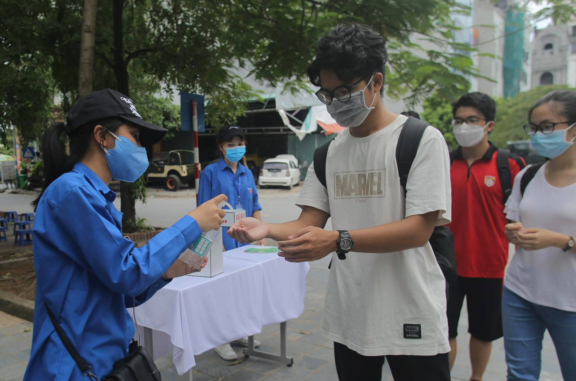 Thi tốt nghiệp THPT: Th&iacute; sinh chiều 9-8 thi m&ocirc;n to&aacute;n - Ảnh 2.