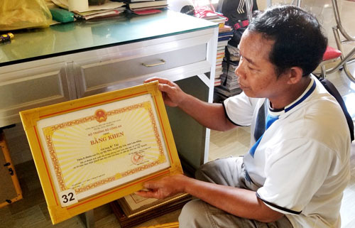 Nhờ &ocirc;ng K&rsquo;T&uacute;c, bu&ocirc;n Con &Oacute; kh&aacute; l&ecirc;n - Ảnh 1.