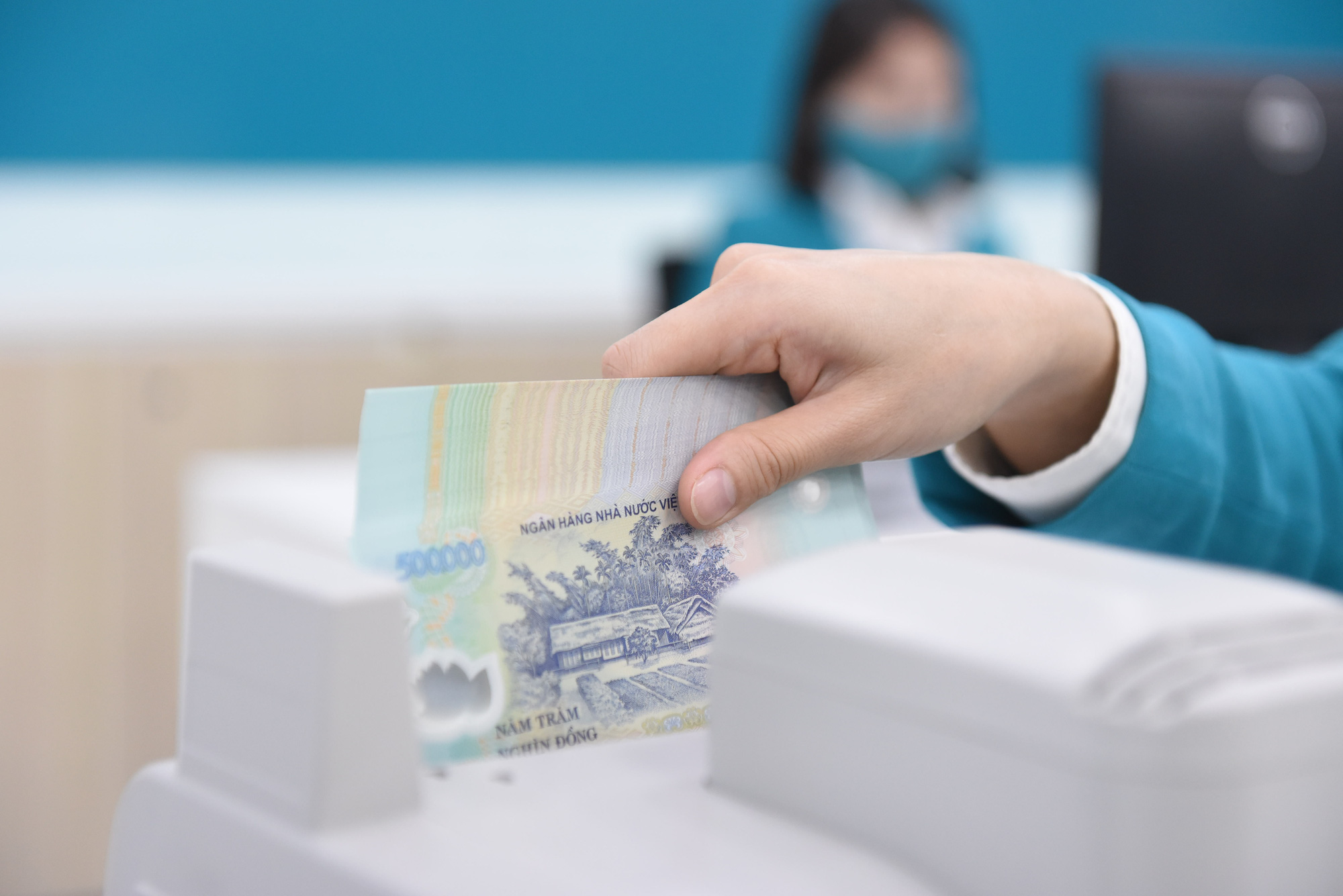 Ng&acirc;n h&agrave;ng siết điều kiện cho vay bất động sản, chứng kho&aacute;n, ti&ecirc;u d&ugrave;ng&hellip; - Ảnh 1.