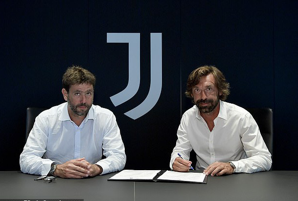 Thua thảm cúp châu Âu, Juventus "bẻ ghế" HLV Maurizio Sarri