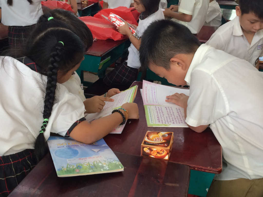 Nguy hại khoe con, khen con quá mức!