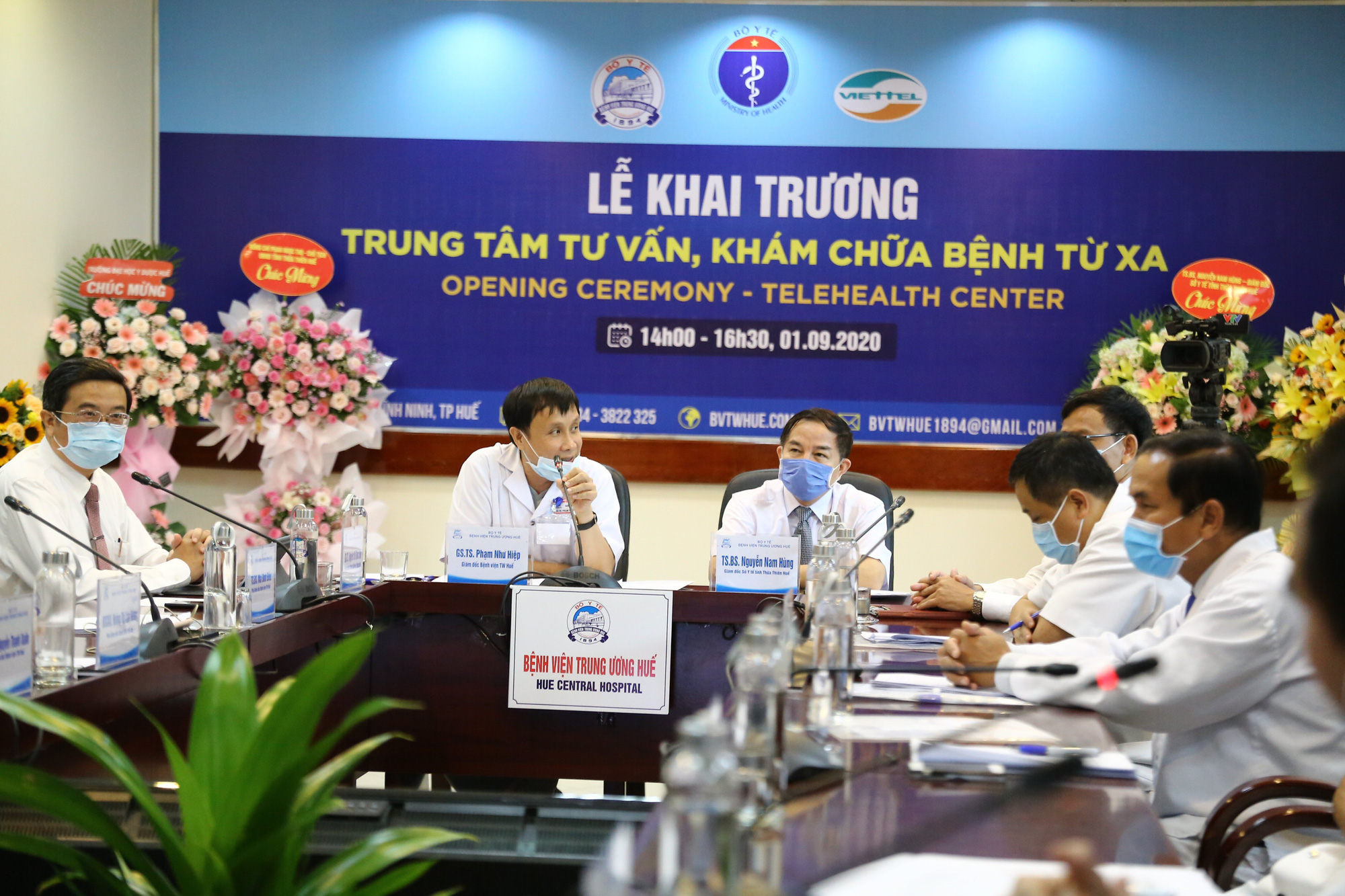 Bệnh viện Trung ương Huế vận hành trung tâm tư vấn, khám chữa bệnh từ xa