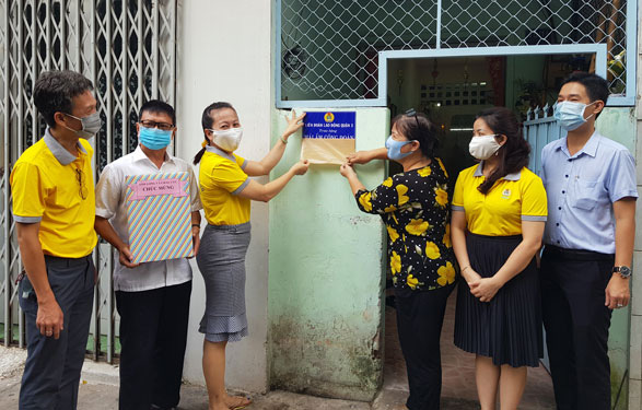 Sẻ chia với đo&agrave;n vi&ecirc;n kh&oacute; khăn về nh&agrave; ở - Ảnh 1.