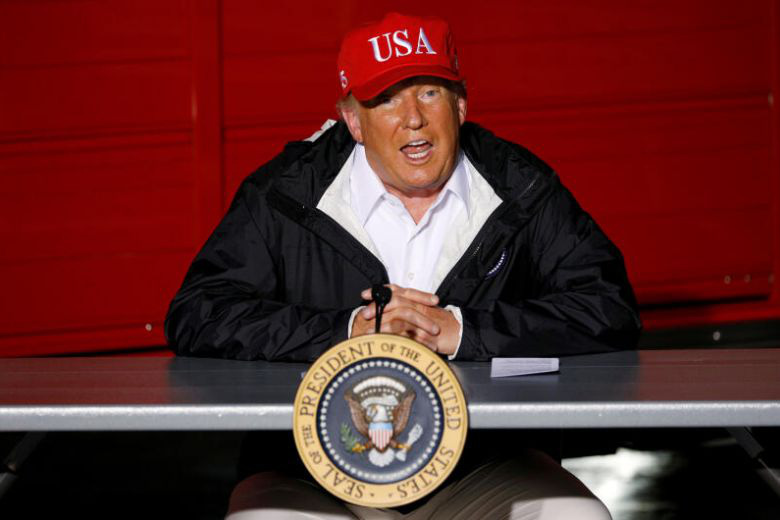 Thăm d&ograve; trước bầu cử Mỹ: Tổng thống Trump nhận tin vui buồn lẫn lộn - Ảnh 1.