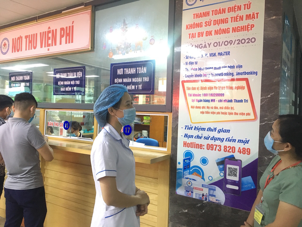 Bệnh viện thanh toán viện phí không dùng tiền mặt để phòng Covid-19