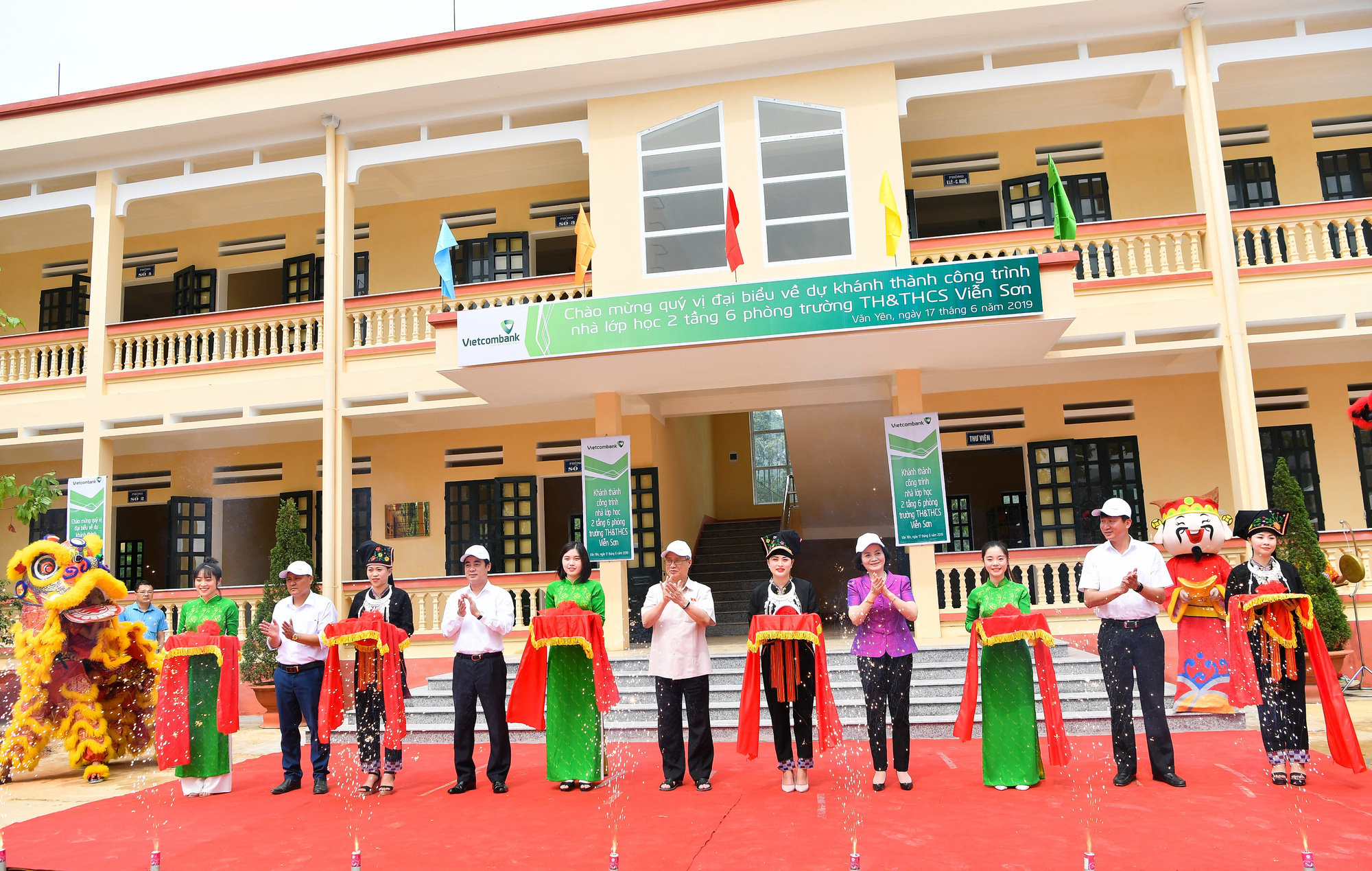 Vietcombank &ndash; Ng&acirc;n h&agrave;ng lu&ocirc;n t&acirc;m huyết với c&ocirc;ng t&aacute;c an sinh x&atilde; hội v&agrave; hỗ trợ cộng đồng - Ảnh 2.