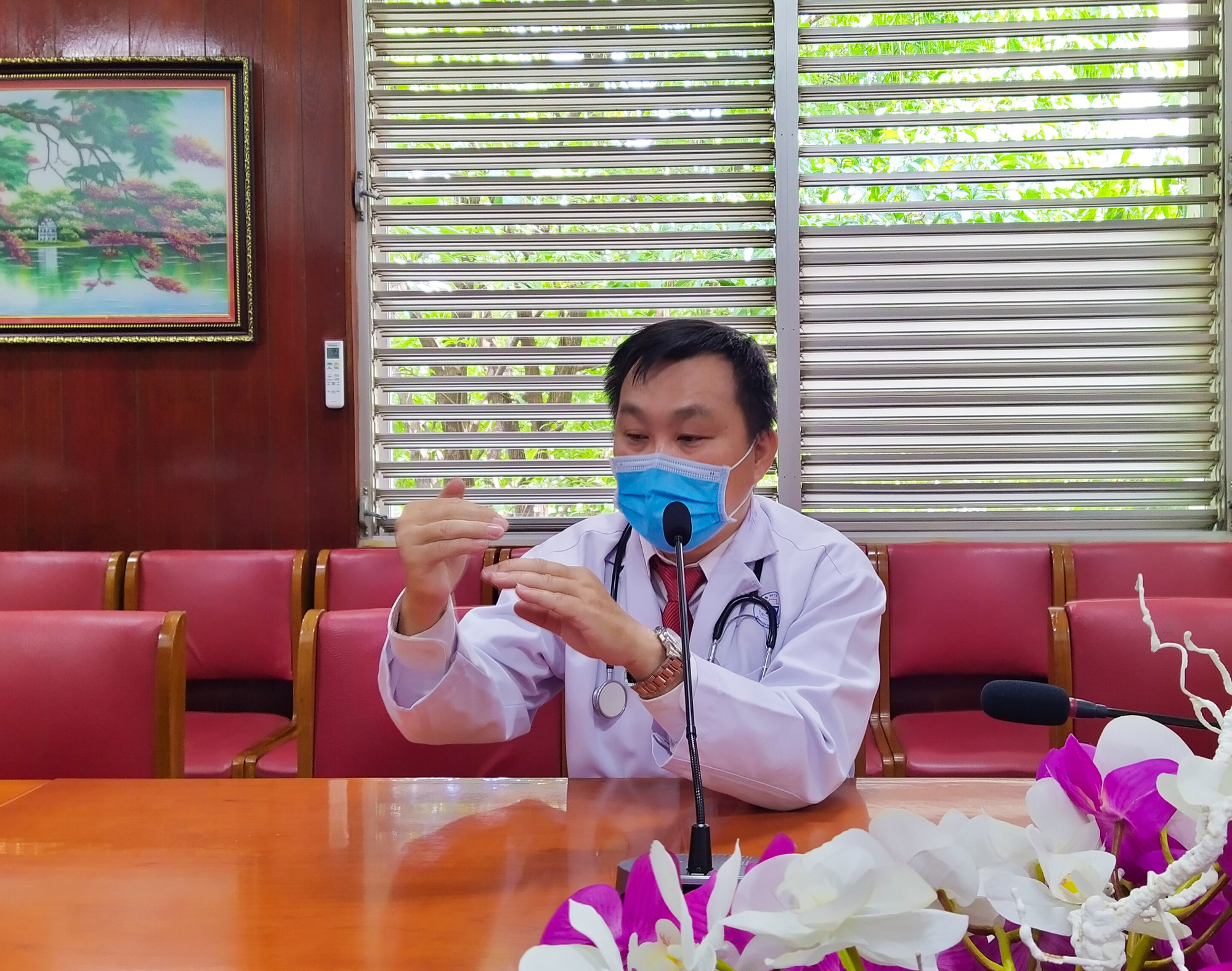 Ca mổ xuy&ecirc;n đ&ecirc;m cứu ch&agrave;ng trai vỡ tim chỉ với vết xước tr&ecirc;n ngực - Ảnh 3.