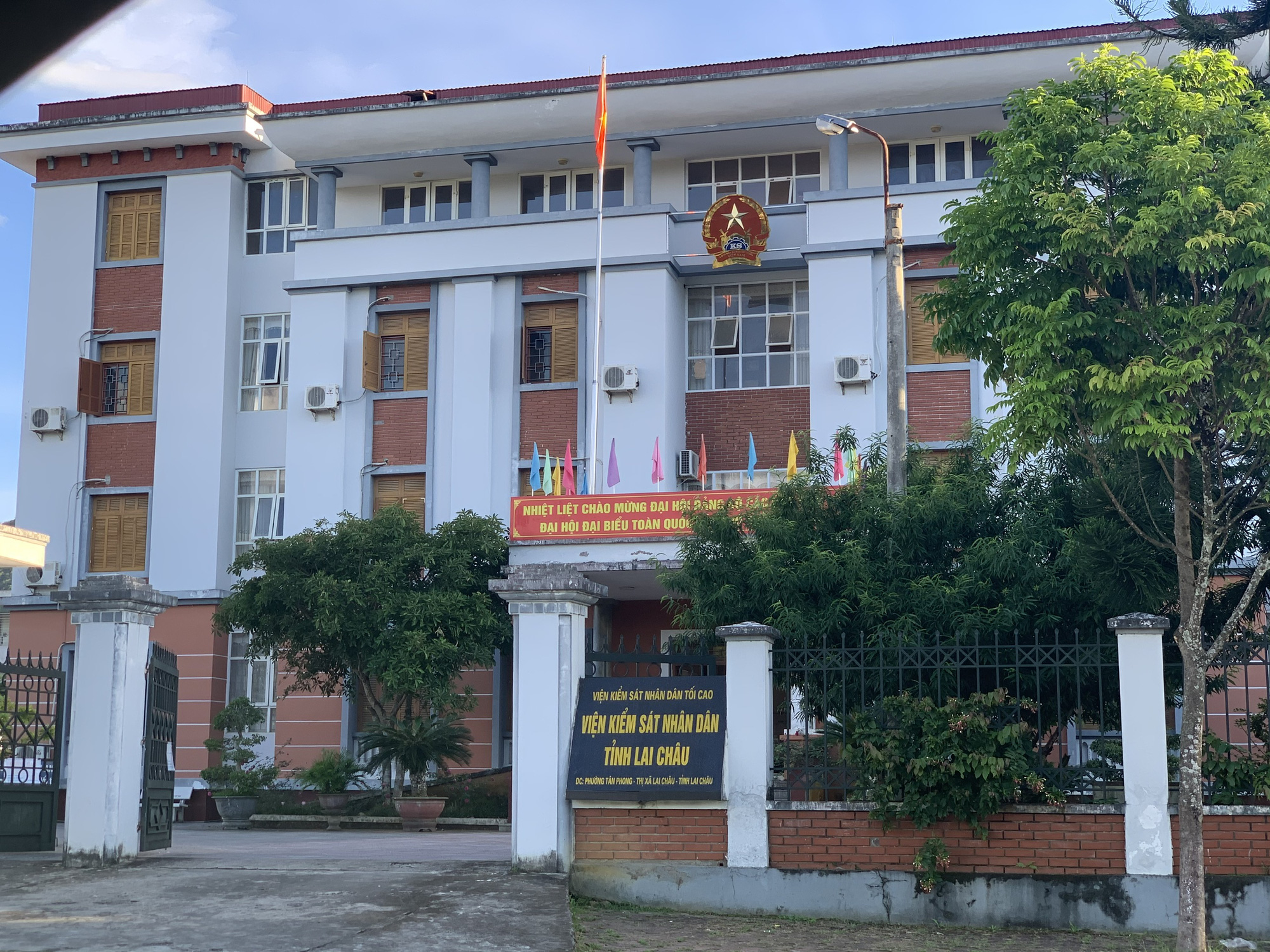 Viện trưởng VKSND tỉnh Lai Châu bị cách chức vụ Đảng vì đánh bạc