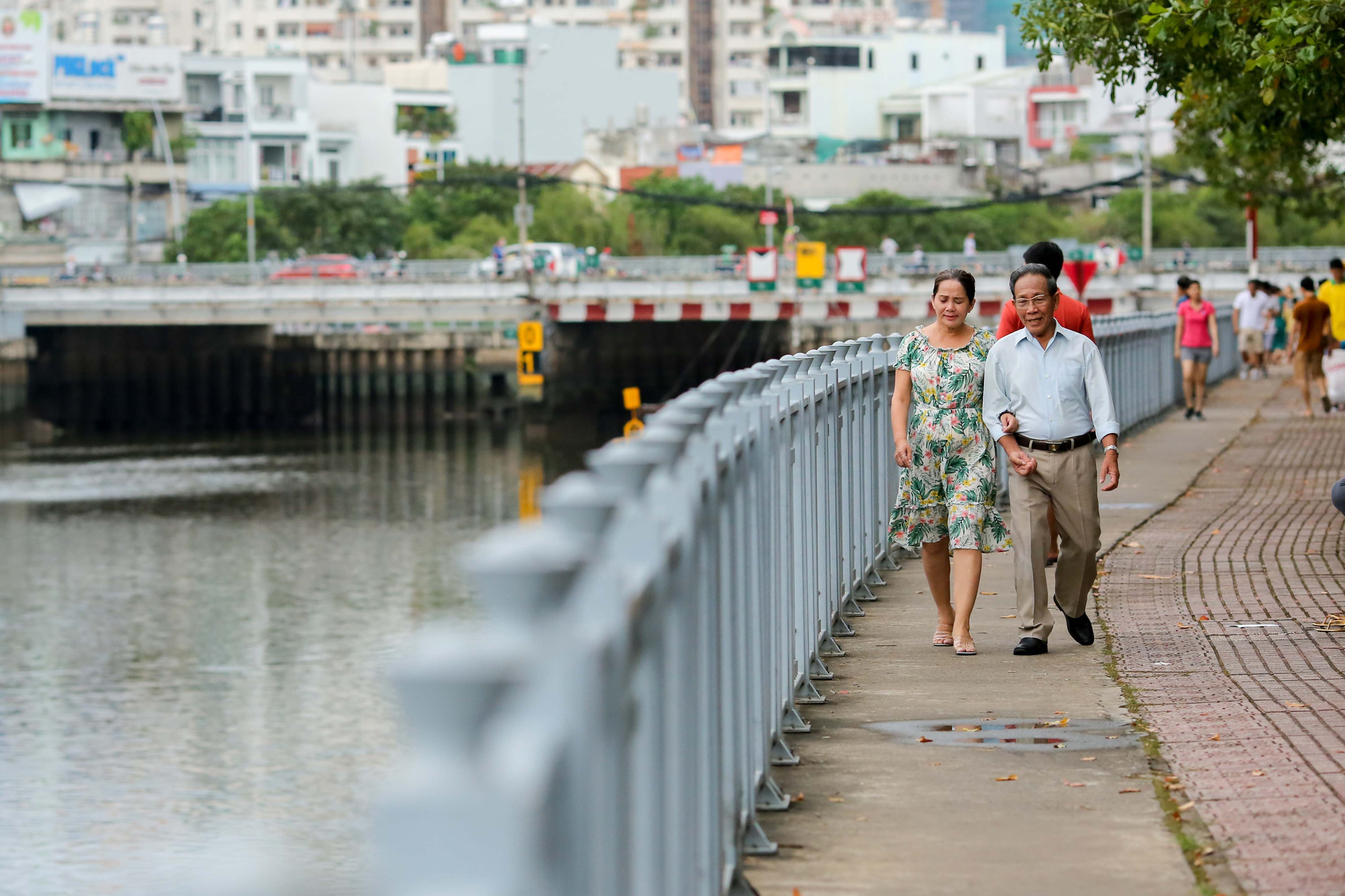 Th&agrave;nh phố th&ocirc;ng minh phải l&agrave; th&agrave;nh phố văn minh - Ảnh 1.