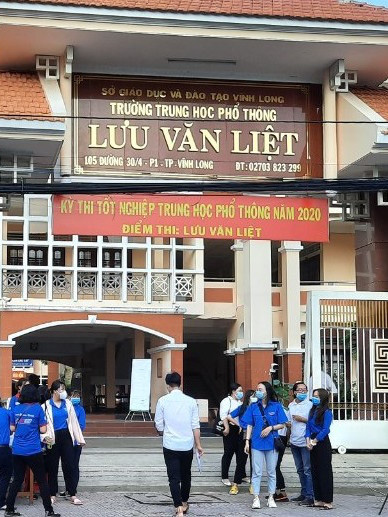 Va chạm, nam sinh lớp 11 đuổi theo đâm đàn anh lớp 12 - Ảnh 1.