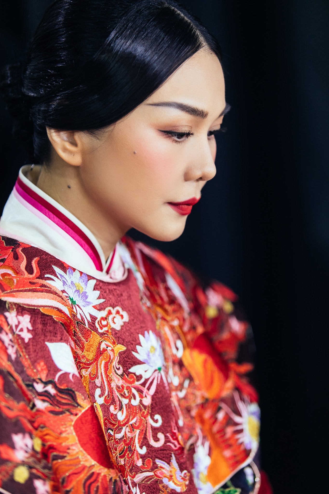 Trang phục Thái hậu Dương Vân Nga giống thời Mãn Thanh, nhà thiết kế nói gì? - Ảnh 1.