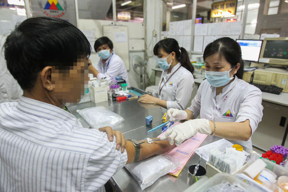 Bỗng dưng "đô" yếu: Hãy coi chừng!