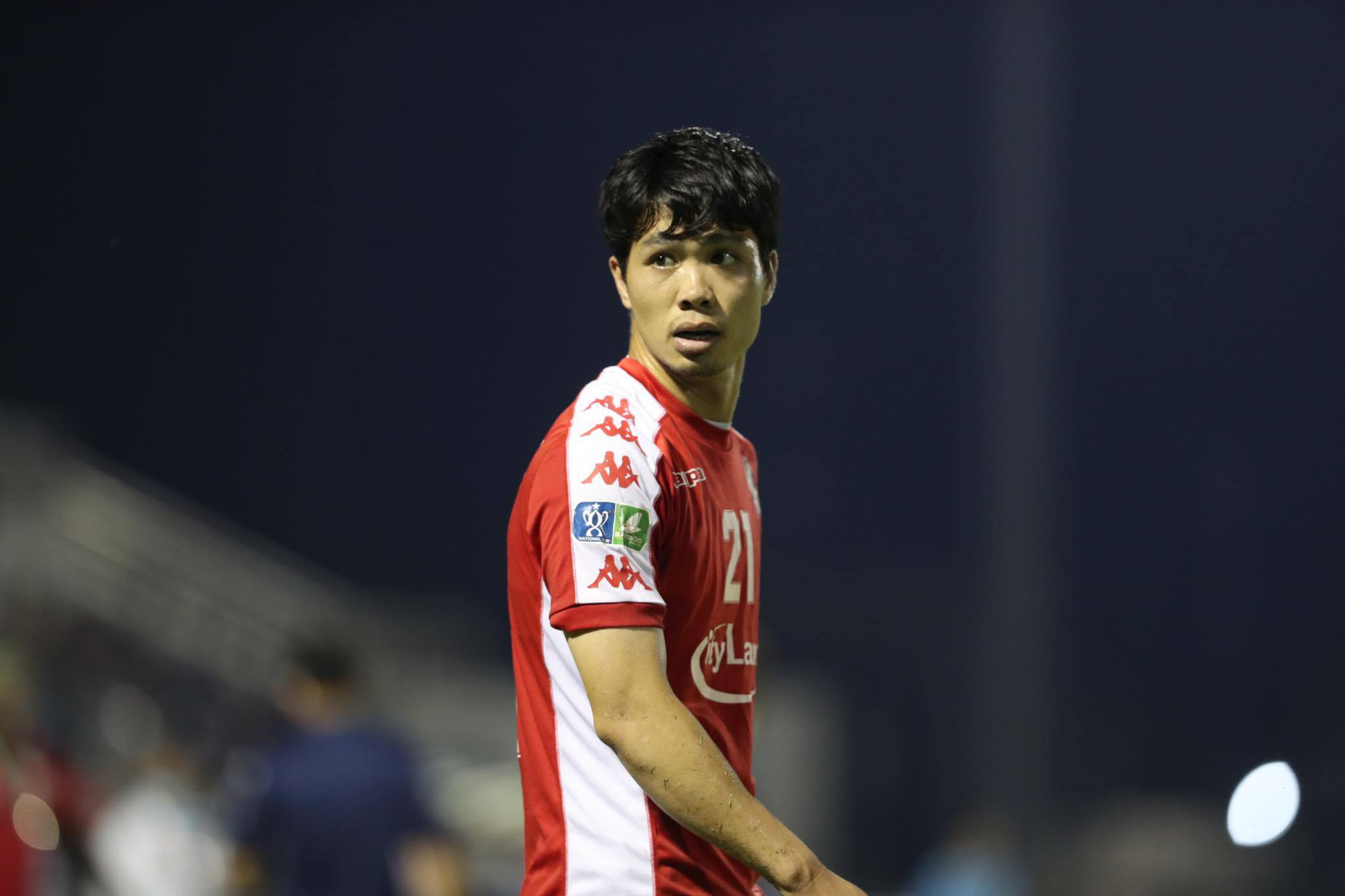 Công Phượng chinh phục khán giả Bà Rịa-Vũng Tàu,  Hà Nội đè bẹp Cần Thơ 7- 0