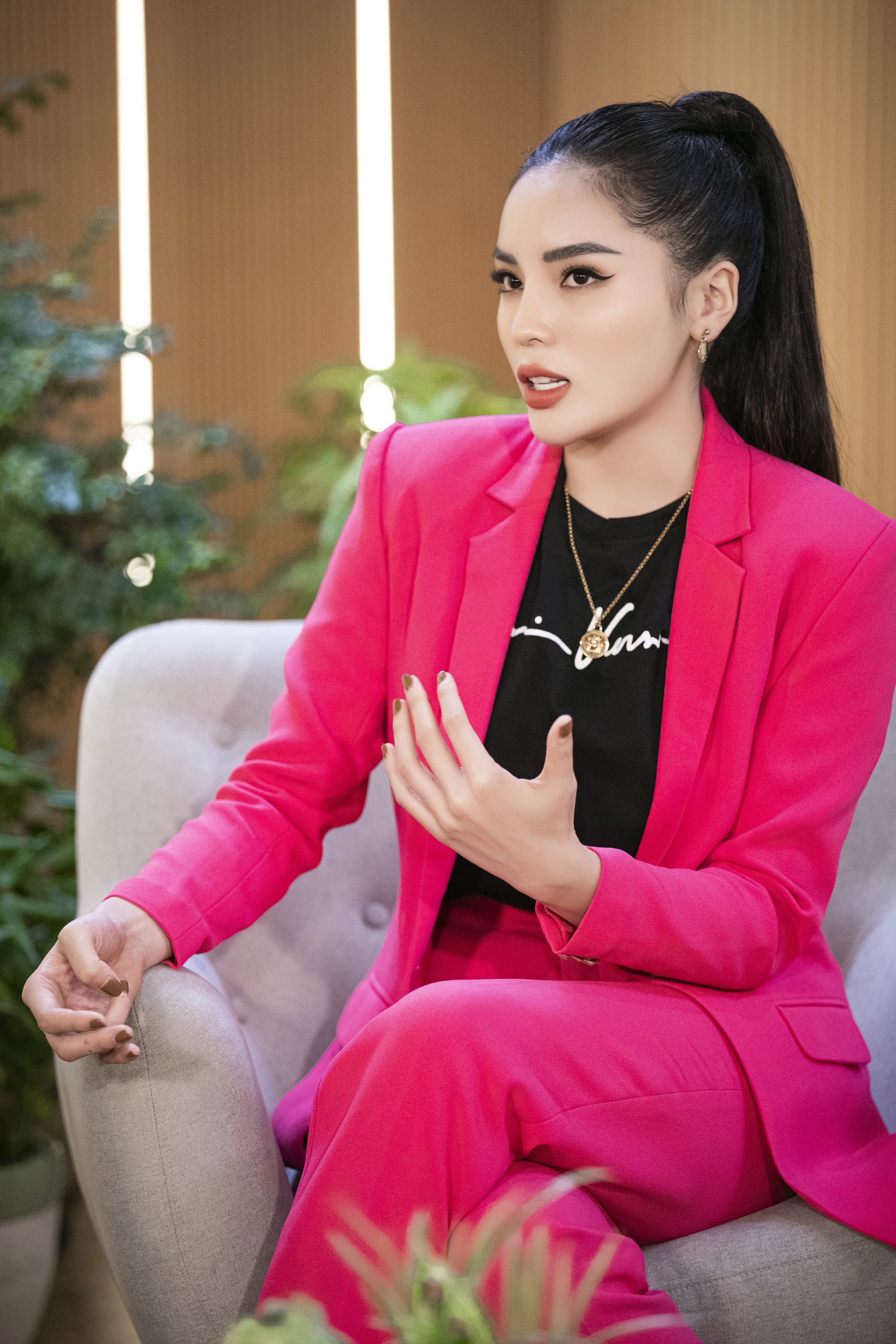 Hoa hậu Mai Phương Th&uacute;y: Trở n&ecirc;n nổi tiếng khiến t&ocirc;i thấy b&iacute; b&aacute;ch - Ảnh 2.