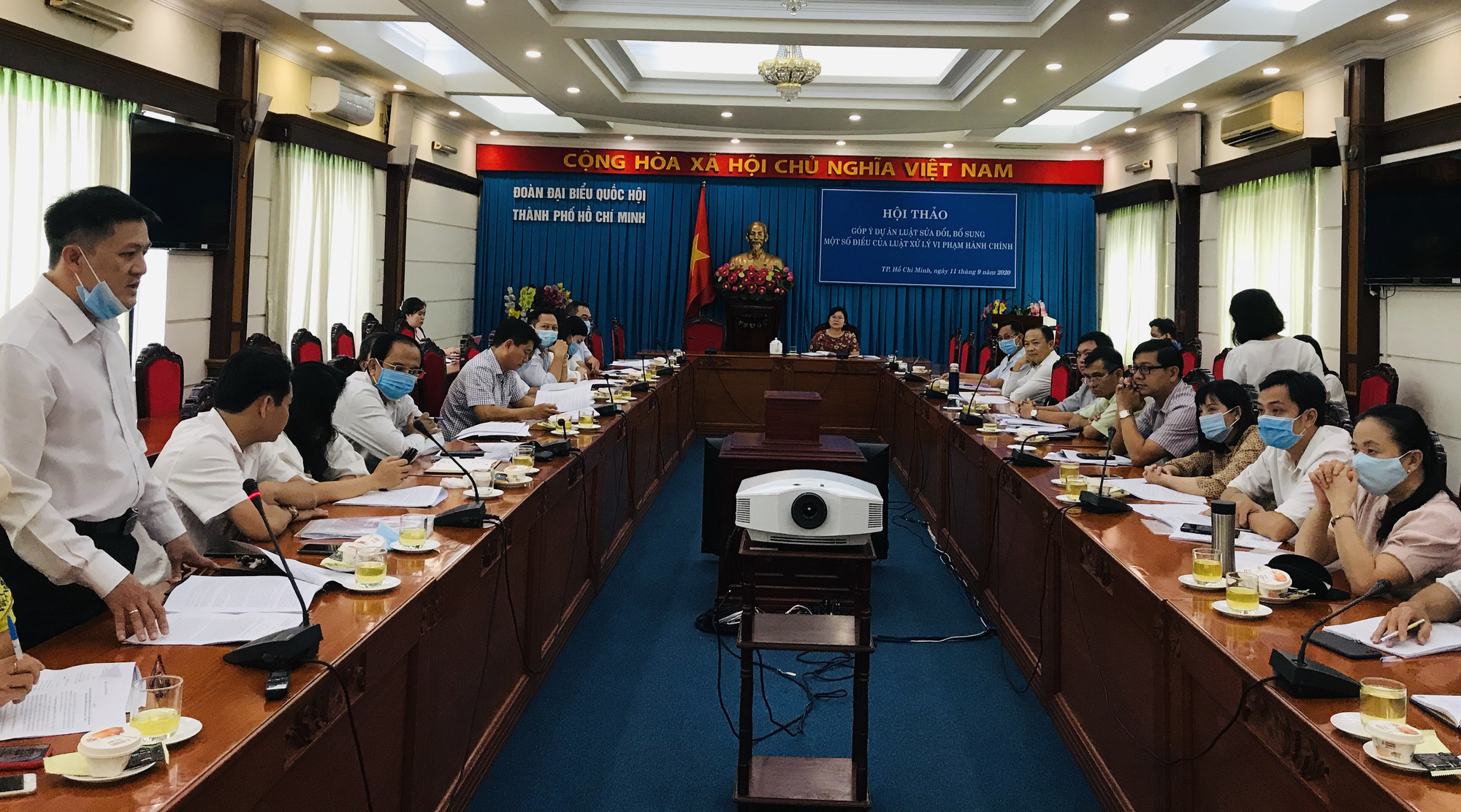 Có nên xử lý vi phạm hành chính bằng cắt điện, nước?