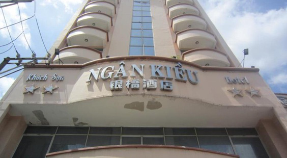 Ngân hàng rao bán khách sạn 9 tầng ở quận 11 để thu hồi nợ