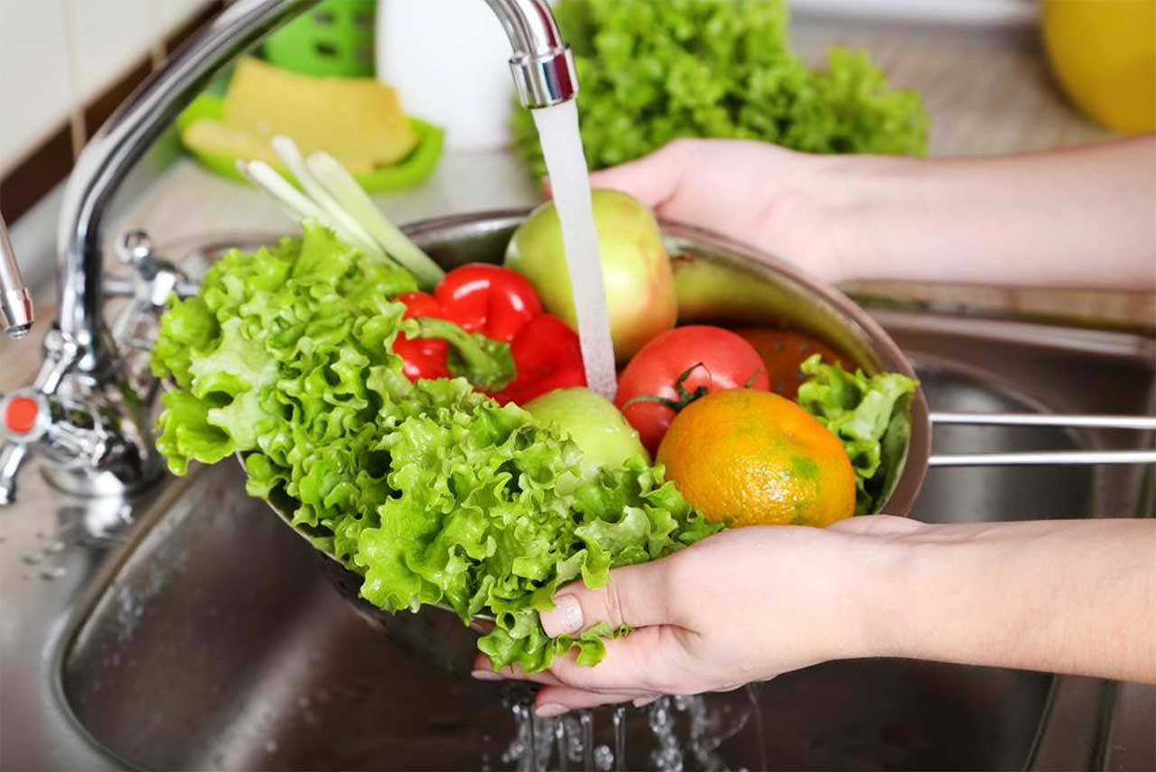 Rửa độc chất trên rau củ quả theo… kiểu Mỹ