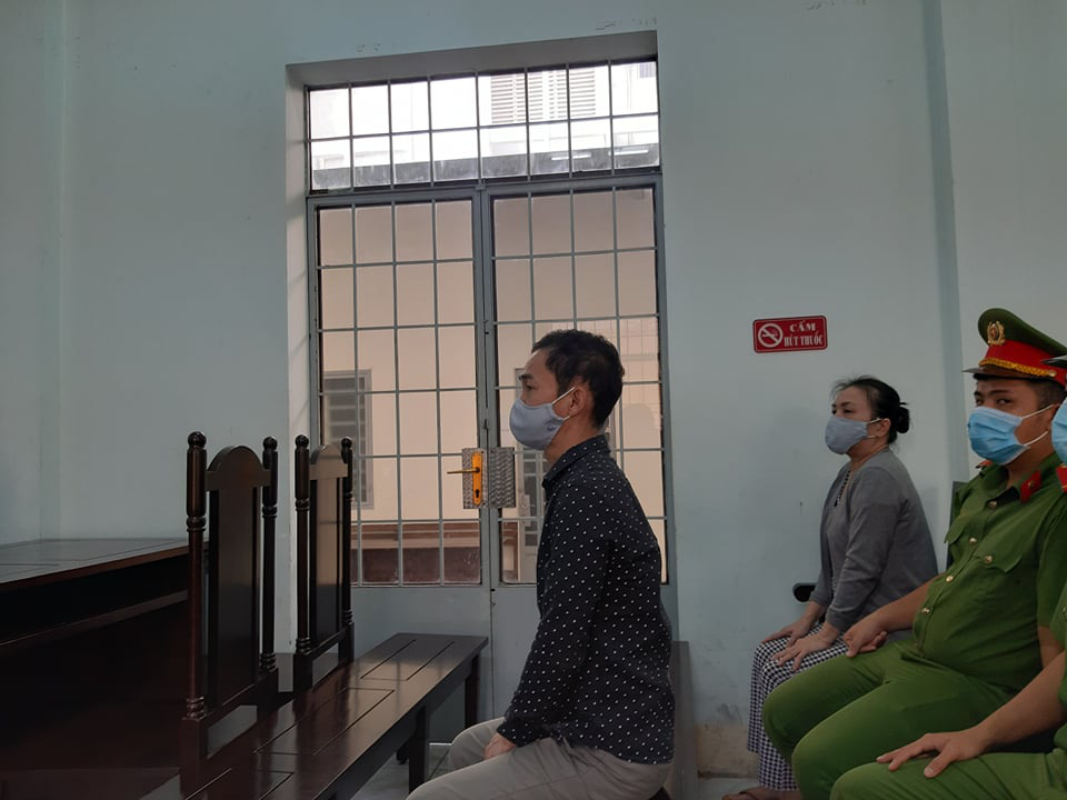 Nh&acirc;n si&ecirc;u nh&acirc;n v&agrave; G&aacute;i vọng hầu t&ograve;a v&igrave; m&oacute;c t&uacute;i h&agrave;nh kh&aacute;ch đi xe bu&yacute;t - Ảnh 1.