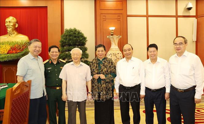 Tổng B&iacute; thư, Chủ tịch nước chủ tr&igrave; buổi l&agrave;m việc với Thường vụ Qu&acirc;n ủy Trung ương - Ảnh 13.