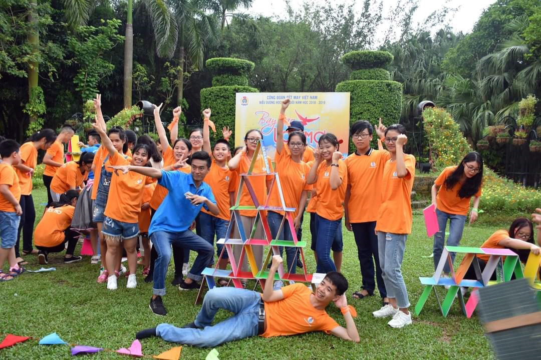 Hơn 4,5 tỉ đồng khen thưởng con công nhân vượt khó