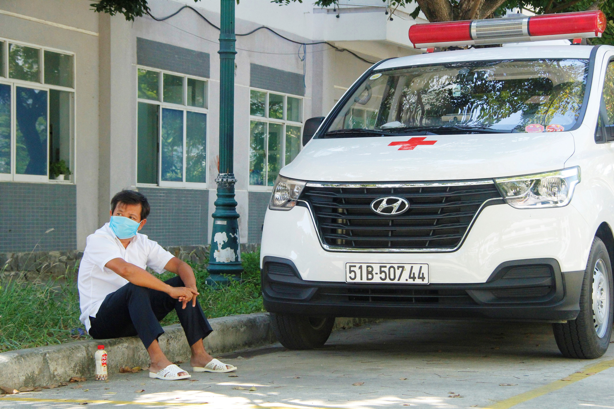 Ông Đoàn Ngọc Hải kể chuyện bị người dân "chặn đường", buộc ông phải nhận tiền ủng hộ mới cho đi