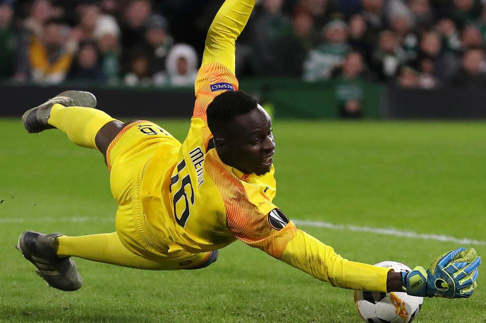 Thủ môn huyền thoại làm "siêu cò", Chelsea đón tân binh thứ 7
