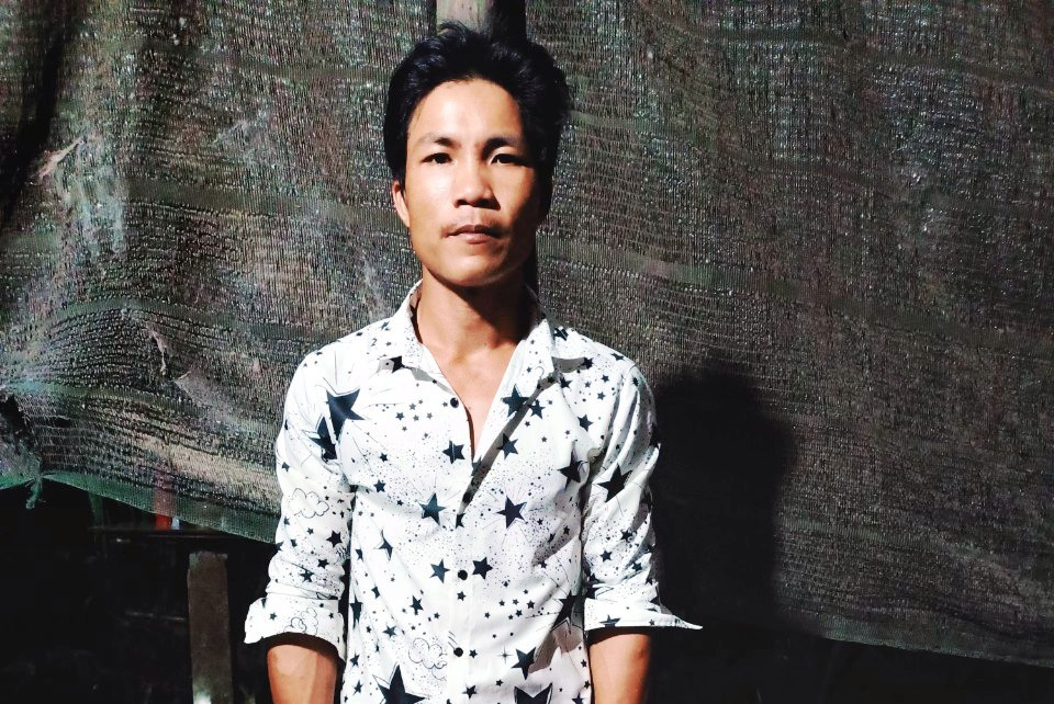 Trong cơn say, con trai dùng xăng phóng hỏa đốt cha ruột