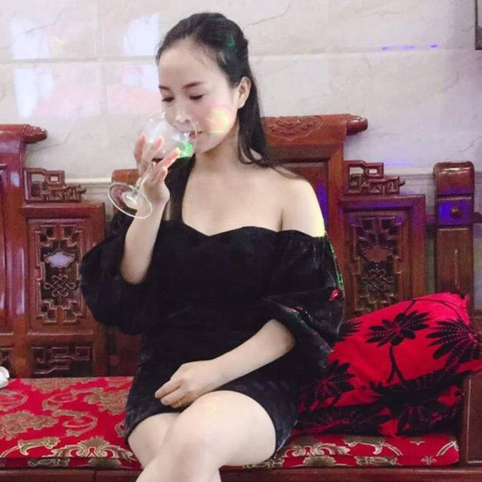 Hot girl b&aacute;n b&aacute;nh mướt cầm đầu đường d&acirc;y đ&aacute;nh bạc 126 tỉ đồng bị khởi tố - Ảnh 1.