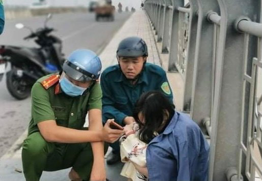 Cứu kịp cô gái đứng thẫn thờ trên cầu An Hảo nhìn xuống sông Đồng Nai chảy xiết