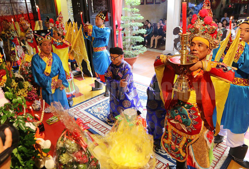 Tr&aacute;i ch&acirc;u gần 100 tuổi được trả về Lăng &Ocirc;ng &ndash; B&agrave; Chiểu, nghệ sĩ h&aacute;t bội vui mừng - Ảnh 5.