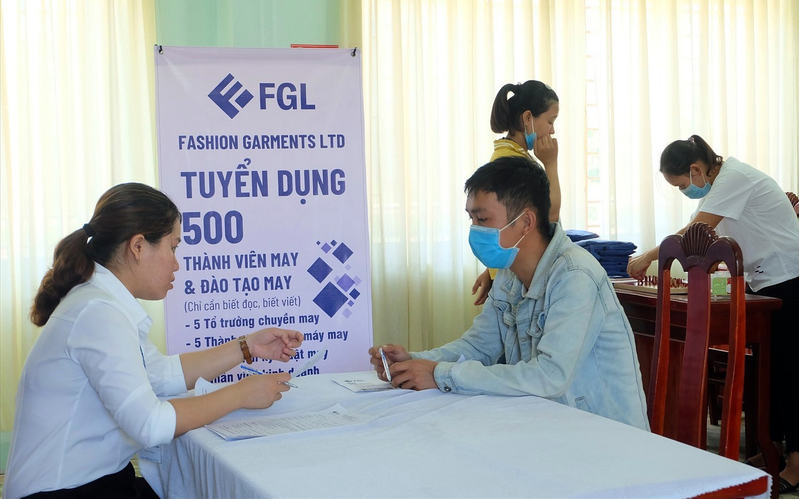 Quảng Nam: Tư vấn, giải quyết việc l&agrave;m cho người lao động sau dịch - Ảnh 1.