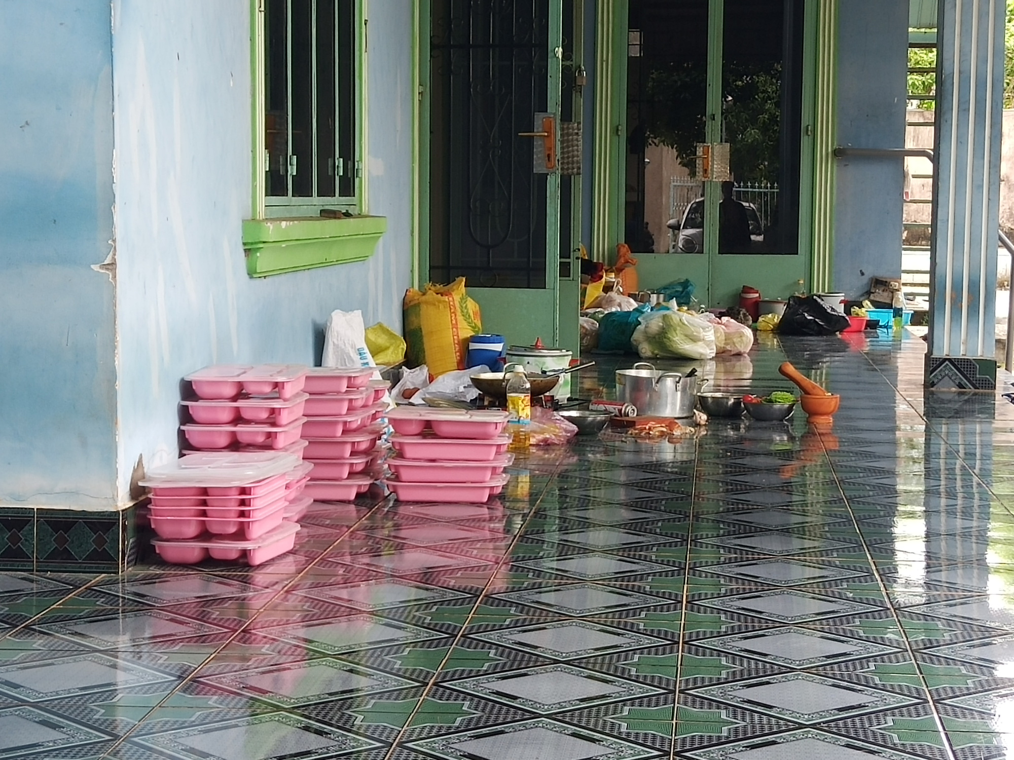 Người d&acirc;n B&agrave; Rịa- Vũng T&agrave;u cưu mang h&agrave;ng chục người Bangladesh thất nghiệp  - Ảnh 3.