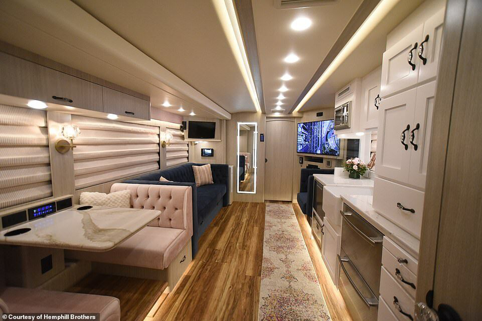 2.000 USD một đêm ngủ khách sạn di động - Ảnh 3.