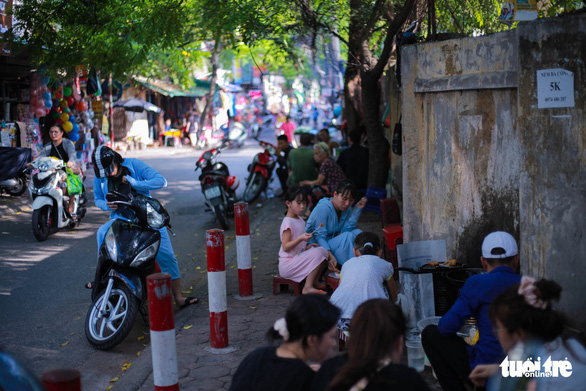 Qu&aacute;n nem b&agrave; c&ograve;ng kh&ocirc;ng b&agrave;n, kh&ocirc;ng b&aacute;t, nức tiếng H&agrave; th&agrave;nh 20 năm - Ảnh 4.