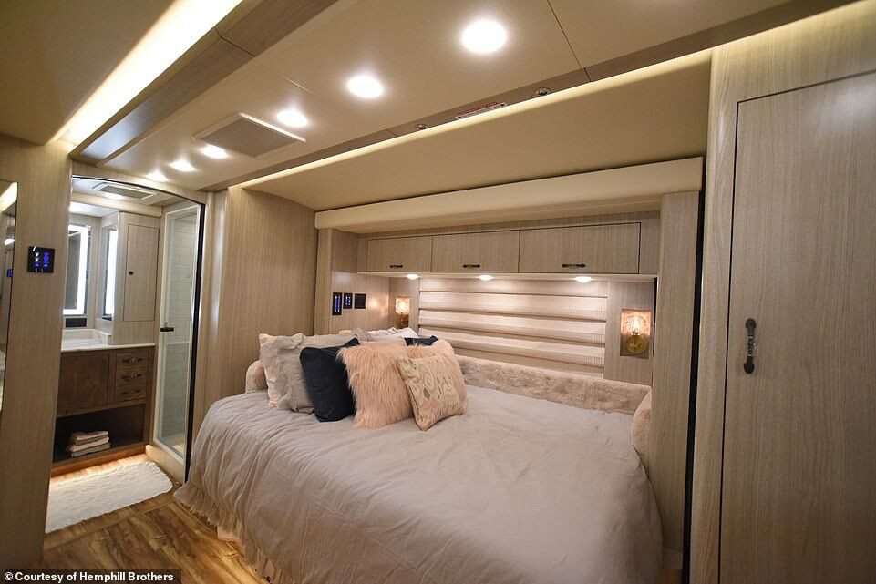 2.000 USD một đêm ngủ khách sạn di động - Ảnh 8.