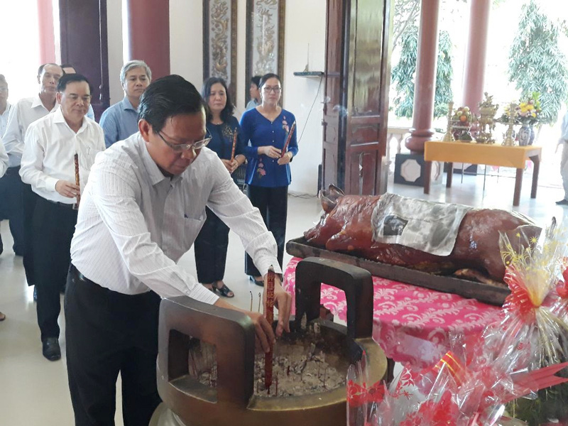 Tưởng niệm 28 năm ngày mất Nữ tướng Nguyễn Thị Định