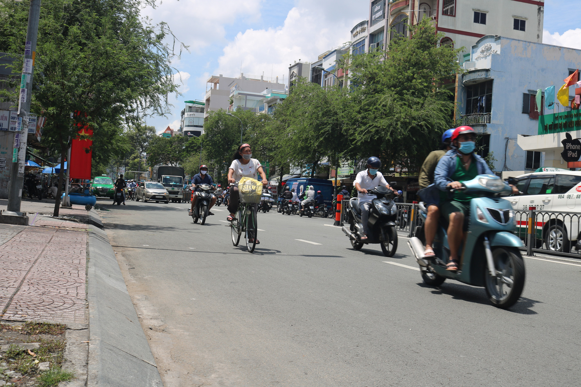 Đường Đinh Ti&ecirc;n Ho&agrave;ng trước ng&agrave;y trở về t&ecirc;n cũ L&ecirc; Văn Duyệt - Ảnh 2.