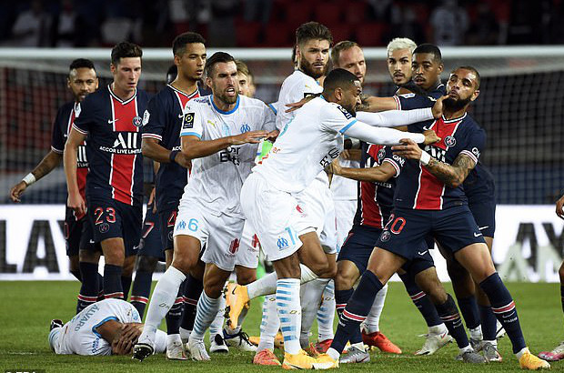 Sốc: Neymar đối mặt với &aacute;n treo gi&ograve; 7 trận, Di Maria kh&ocirc;ng v&ocirc; can - Ảnh 4.