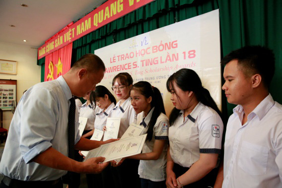 Học bổng Lawrence S. Ting 2020: Chúng tôi đến với bạn