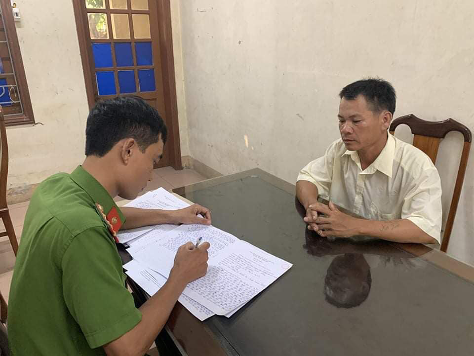 D&ugrave;ng xẻng đ&aacute;nh vợ gục giữa nh&agrave; v&igrave;... kh&ocirc;ng để d&agrave;nh cơm - Ảnh 1.