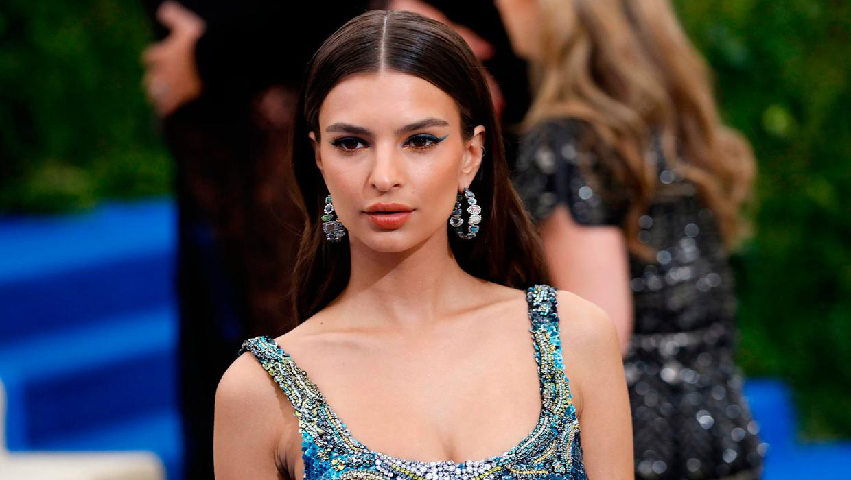 Si&ecirc;u mẫu Emily Ratajkowski tố bị nhiếp ảnh gia s&agrave;m sỡ - Ảnh 3.