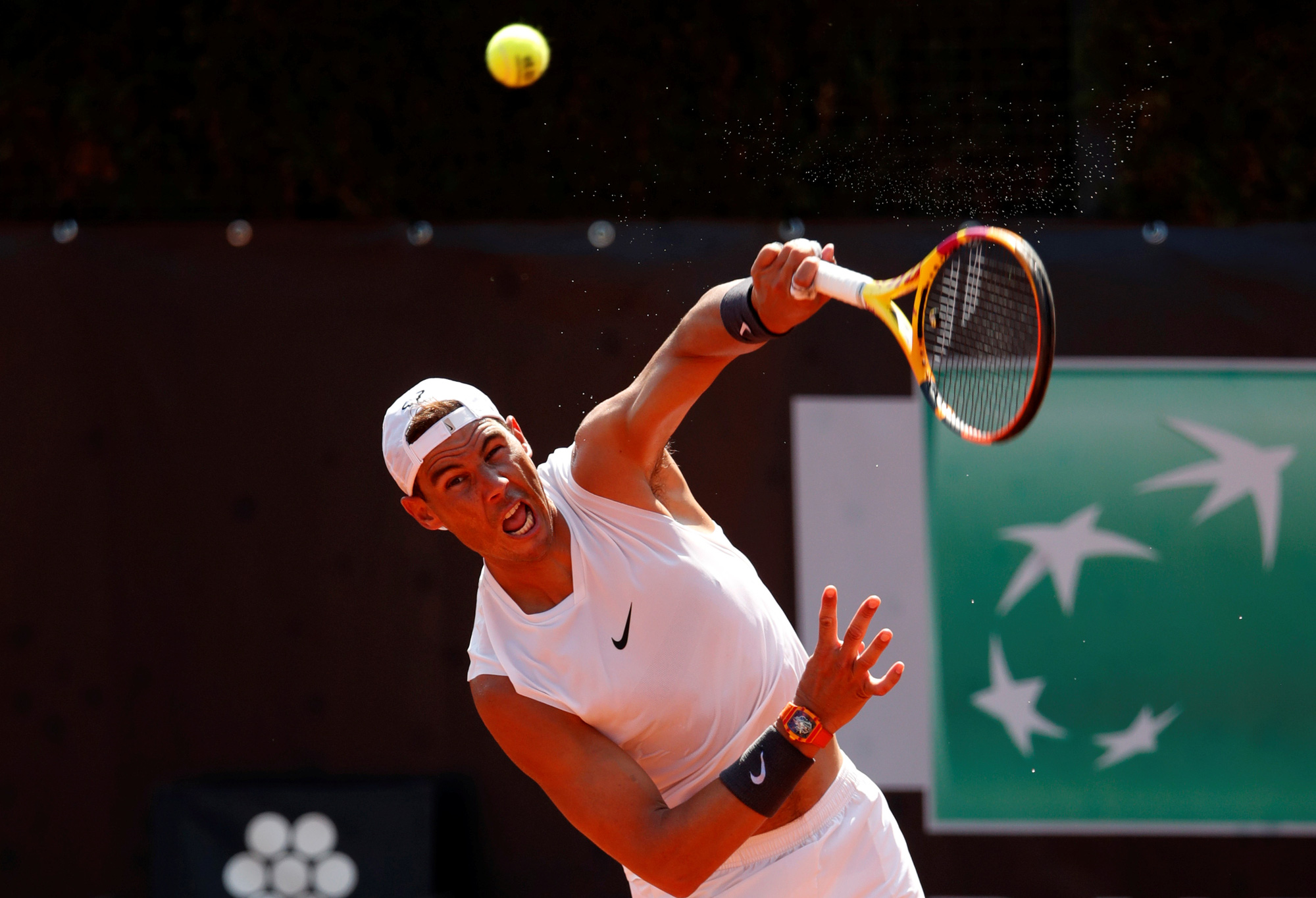 Rafael Nadal tái xuất sau 7 tháng "treo vợt"