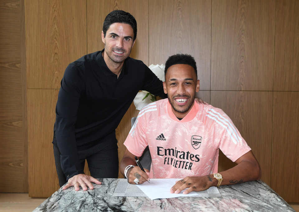 Arsenal k&yacute; hợp đồng lớn nhất m&ugrave;a giải, giữ ch&acirc;n tiền đạo số 1 - Ảnh 1.
