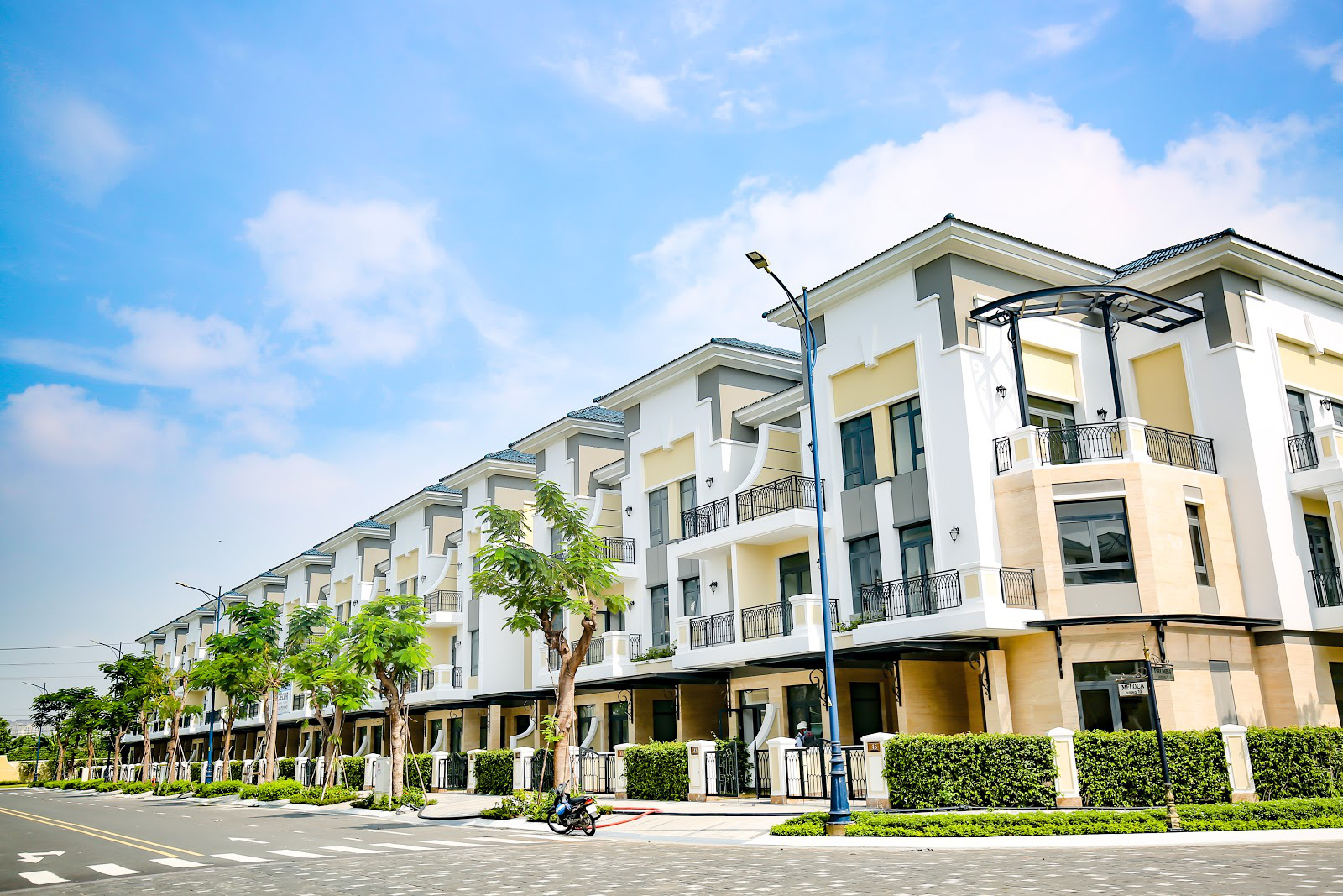 Trao giải Top 50 DN tăng trưởng xuất sắc nhất Việt Nam và Top 10 chủ đầu tư BĐS Việt Nam uy tín năm 2020 - Ảnh 3.