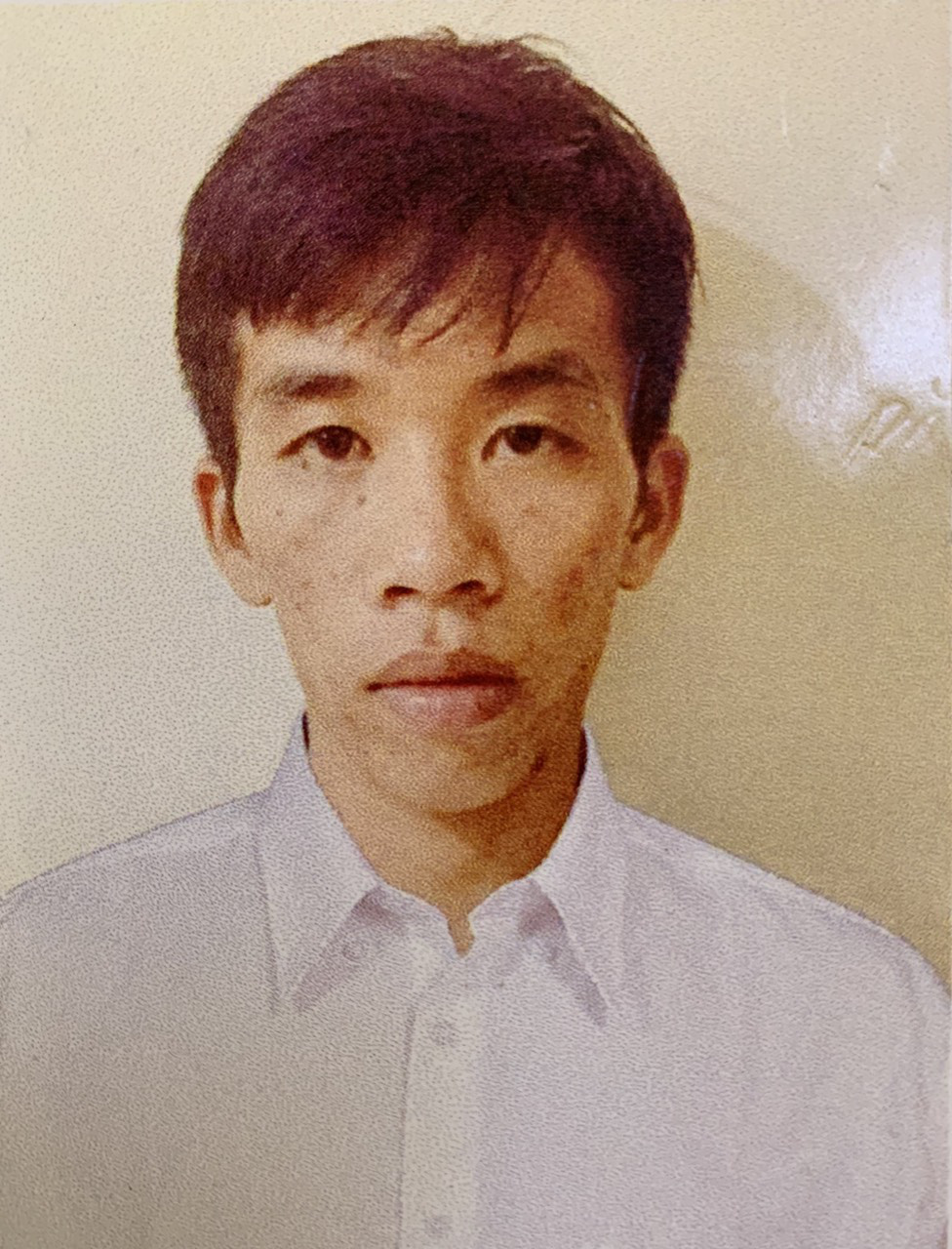 Truy tìm nam thanh niên liên quan vụ bé gái 13 tuổi bị hiếp dâm - Ảnh 1.