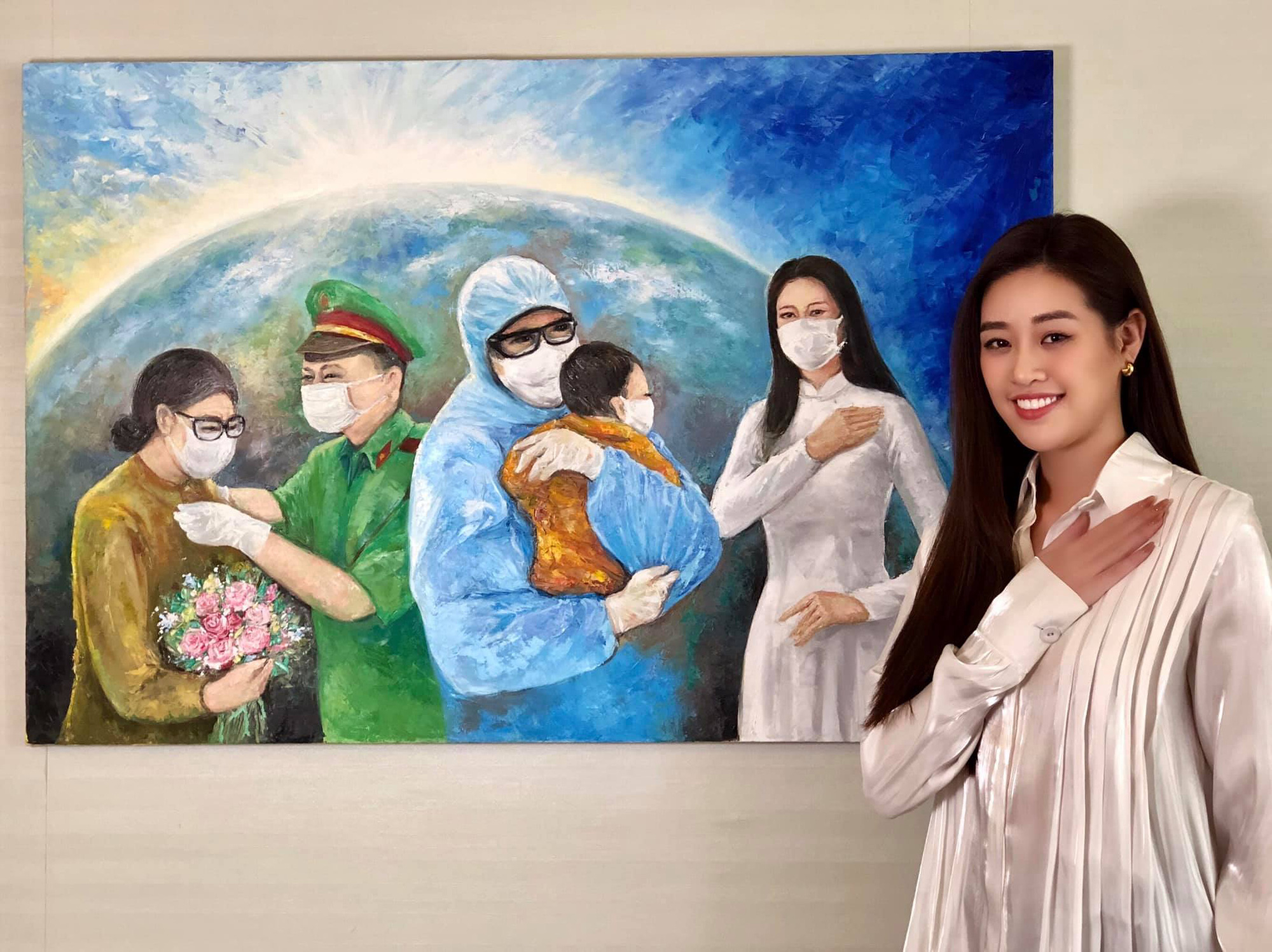 Hoa hậu Khánh Vân đấu giá tranh ủng hộ quỹ phòng chống Covid-19