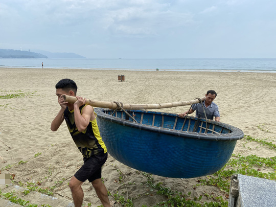Miền Trung: Người d&acirc;n hối hả chạy đua chống b&atilde;o số 5 - Ảnh 18.