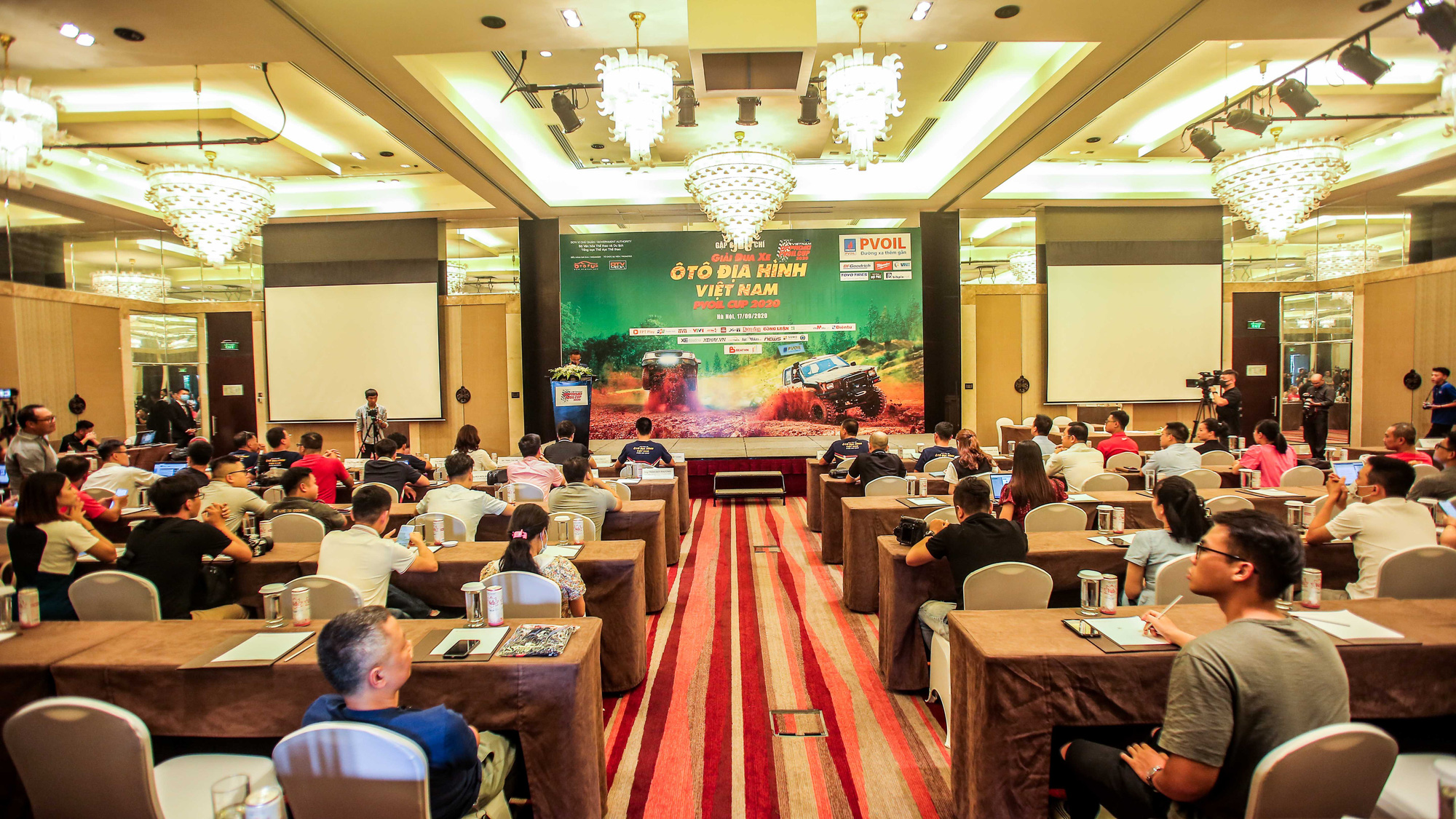 H&agrave;ng trăm VĐV tranh t&agrave;i giải đua xe &ocirc;t&ocirc; địa h&igrave;nh Việt Nam 2020 - Ảnh 2.